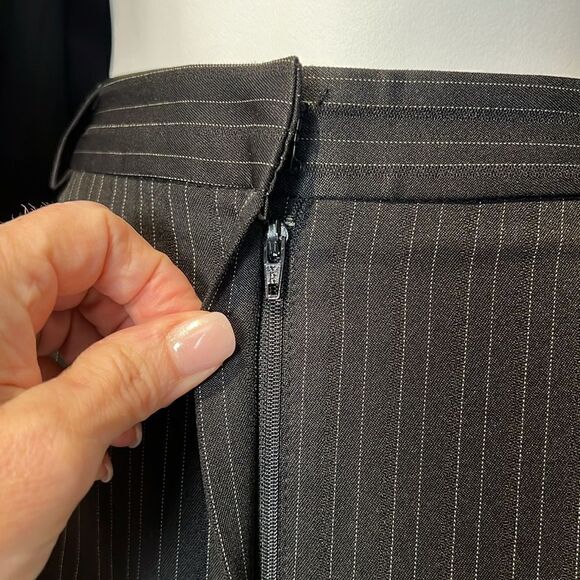 Buffalo David Bitton Women’s Black Pinstripe Suit|| Blazer Sz M/L, Pants Sz 30 - Picture 9 of 16